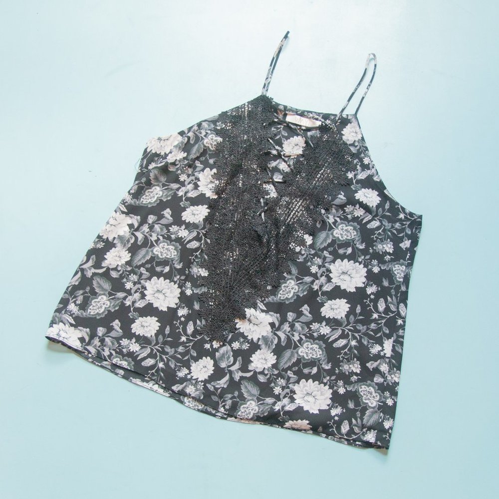 WAYF Posie Black White Floral Lace Plunge Criss Cross Strappy Tank Top - Picture 2 of 8
